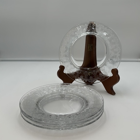 Vesta Clear Luncheon Plate by Glastonbury Lotus- set of 4 - Picture 1 of 16